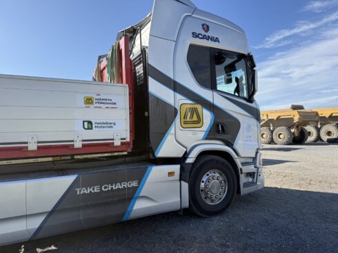 Eldriven lastbil för transport av ballast. Foto: Heidelberg.