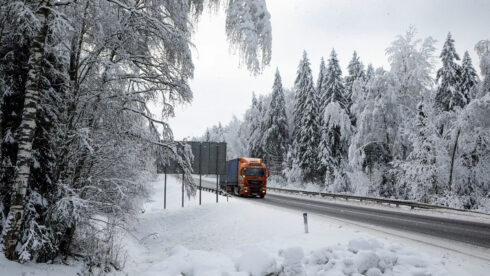  Höga bränslepriser har effektiviserat svenska vägtransportbranschen, enligt SNS rapport.