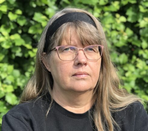 Lena Nerhagen: "En extern utredning av hur en myndighet under flera år kunnat ge enskilda individer diagnosen alkoholmissbruk enbart med hänvisning till överskridanden av en viss biomarkör behöver utredas."