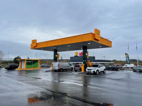Den nya stationen med flera olika drivmedelsalternativ ligger på Cylindervägen 1 i Norrköping. Foto: Preem.