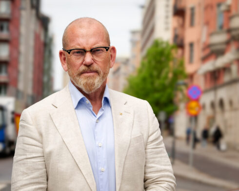 "EU måste ta hänsyn till att vi reglerar arbetsmarknaderna på helt olika sät"t, säger Johan Lindholm, ordförande LO. Foto: LO.