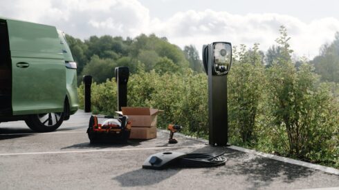   Zaptec kombinerar teknisk innovation med konkreta hållbarhetsåtgärder. Joakim Nilsson är Technical Business Development Manager där. Foto: Zaptec.