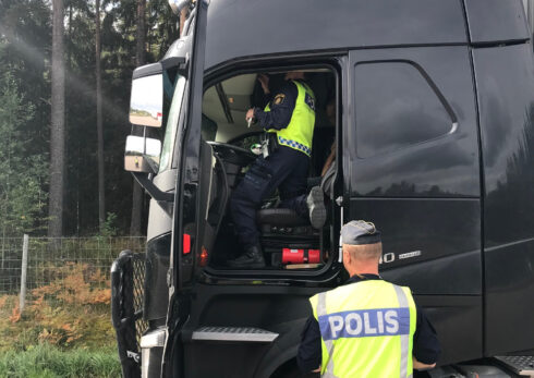 Kontroll av färdskrivare. Foto: Proffs/arkiv.