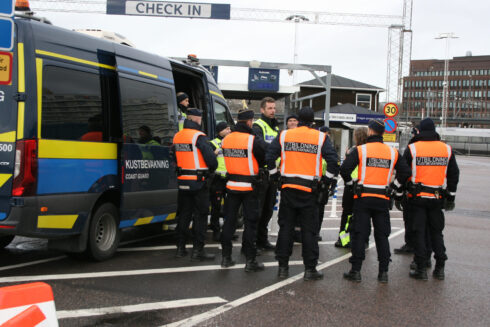  Det var hög aktivitet i Helsingborgs hamn när aspiranterna omsatte teori i praktik. Foto: Heidi Bodensjö/Proffs.