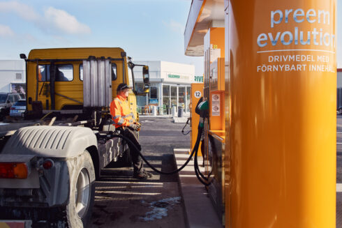 Nu uppgraderar Preem sin Preem Evolution Diesel och tar bort RME i inblandningen och det blir i stället HVO som tar plats. Foto: Preem.
