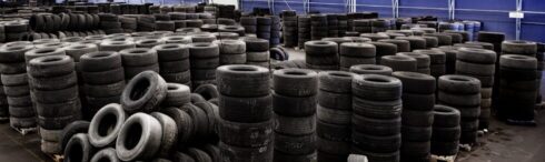 "Vi är stolta över vad vi byggt upp", säger Fredrik Huhtala på Solna Däckservice. Originalfoto: Colmec. 