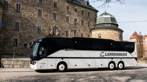  ”Vi är mycket stolta över att vi ”räddat” ett välkänt och viktigt varumärke i Örebro”, säger huvudägaren och styrelseledamoten Johan Larsson, LarssonBuss. Foto: SoMe, Ludwig Söderberg.