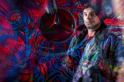 Konstnären Sven Liesy har gjort Actros L ProCabin till ett konstverk. Foto: Daimler Group.