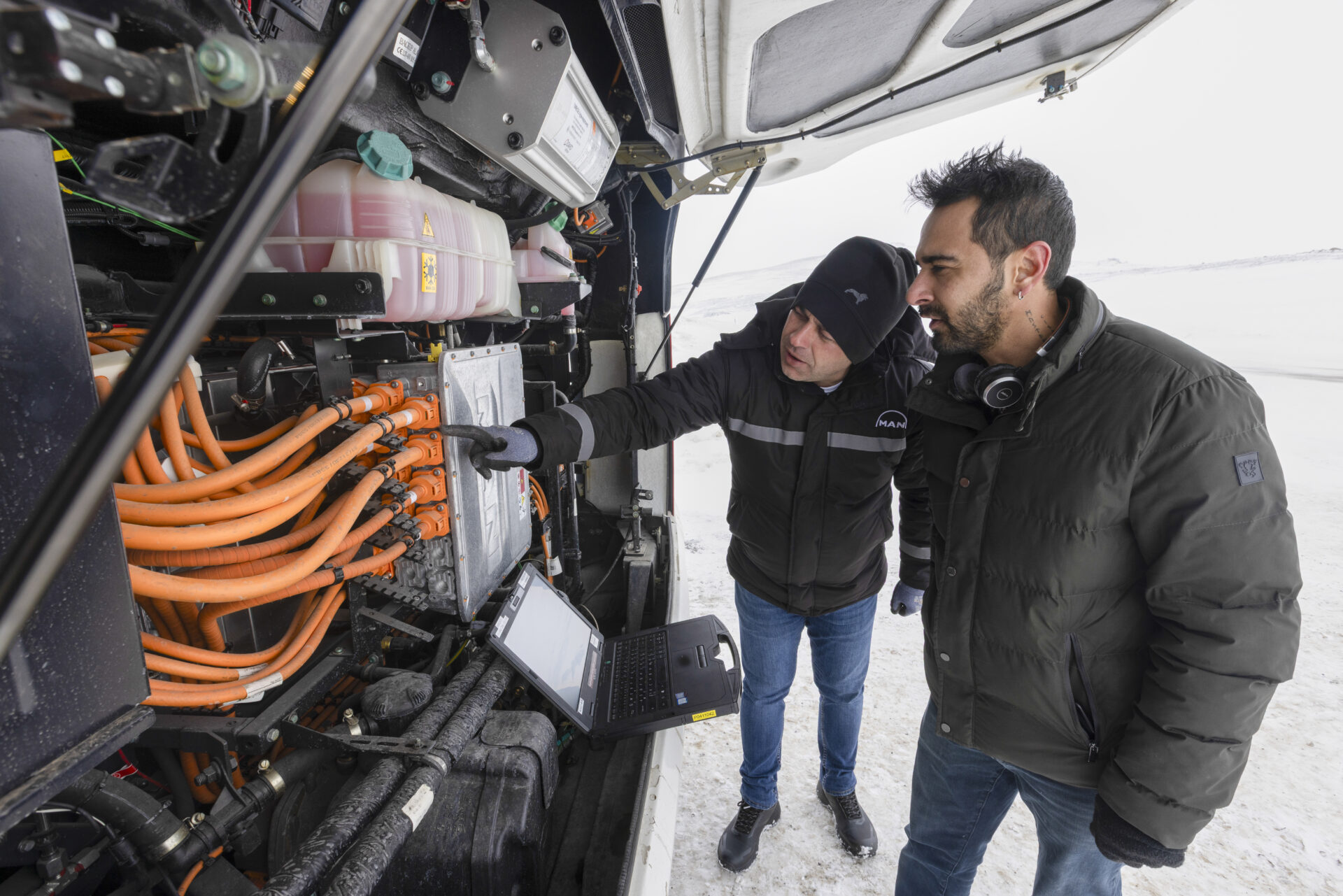 Hundratals sensorer registrerade kontinuerligt data om temperaturer, tryckvärden, energiflöden och systemstatus. Foto: MAN.