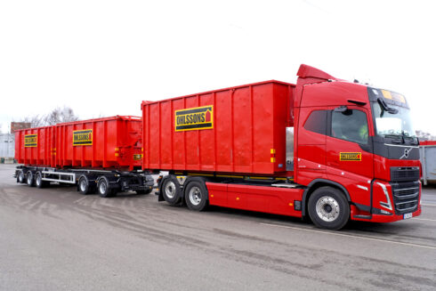  Ohlssons senaste tillskott till fordonsflottan - en eldriven Volvo FH Electric. Foto: Ohlssons AB.