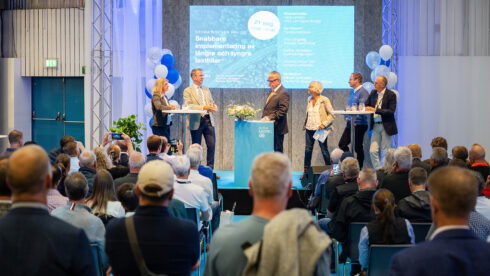 Elmia Lastbil har tagit fram scen- och seminarieprogrammet i nära samarbete med Sveriges Åkeriföretag, med fokus på högaktuella ämnen inom åkerinäringen. 