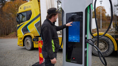  ”Vad krävs för att åkerier ska säga ja till elektrifiering", frågar sig Skogforsk. Foto: Olle Melkerhed.