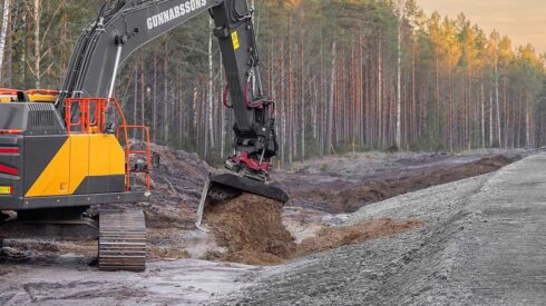 Entreprenaden ska omfatta två elektrifierade arbetsmaskiner och tre elektrifierade tunga lastbilar i den dagliga driften. Foto: Infrakraft.