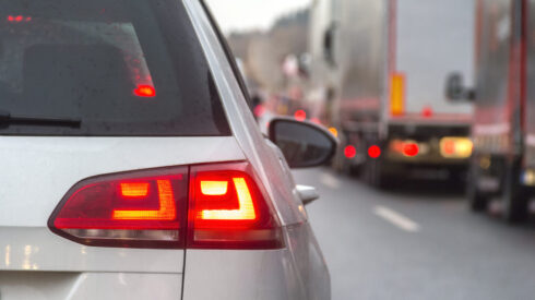 Det rullar mycket långsamt i området, men Trafikverket hoppas att vidtagna åtgärder ska lätta upp situationen. Foto: Trafikverket/arkivbild.