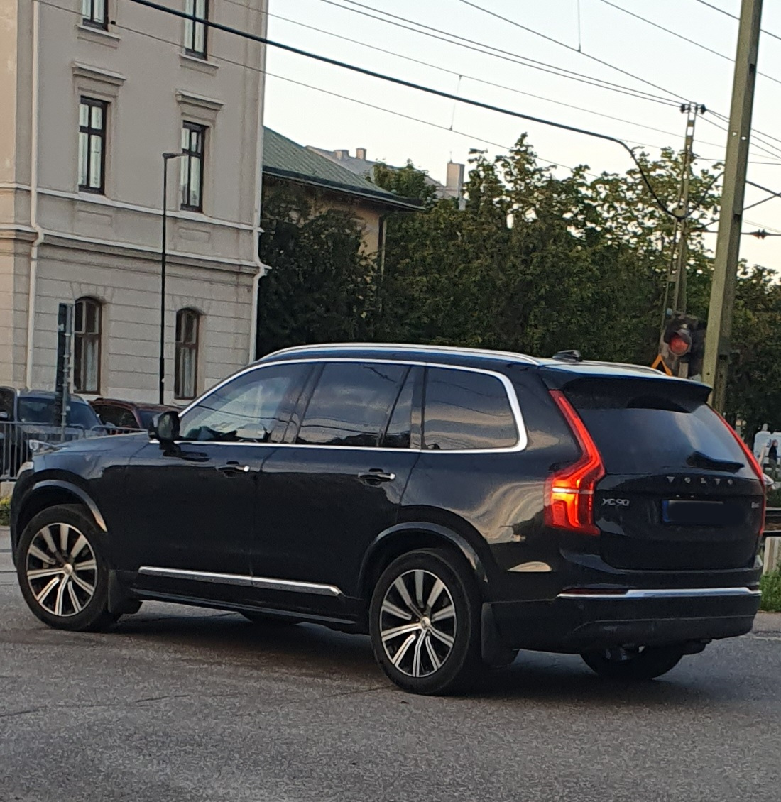 Här försvinner sedan Jimmie Åkesson i fart från platsen. Foto: Susanna Lindh