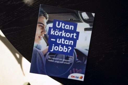 I OKQ8:as rapport framgår det tydligt att körkort spelar en viktig roll för unga som söker jobb. Foto: OKQ8.
