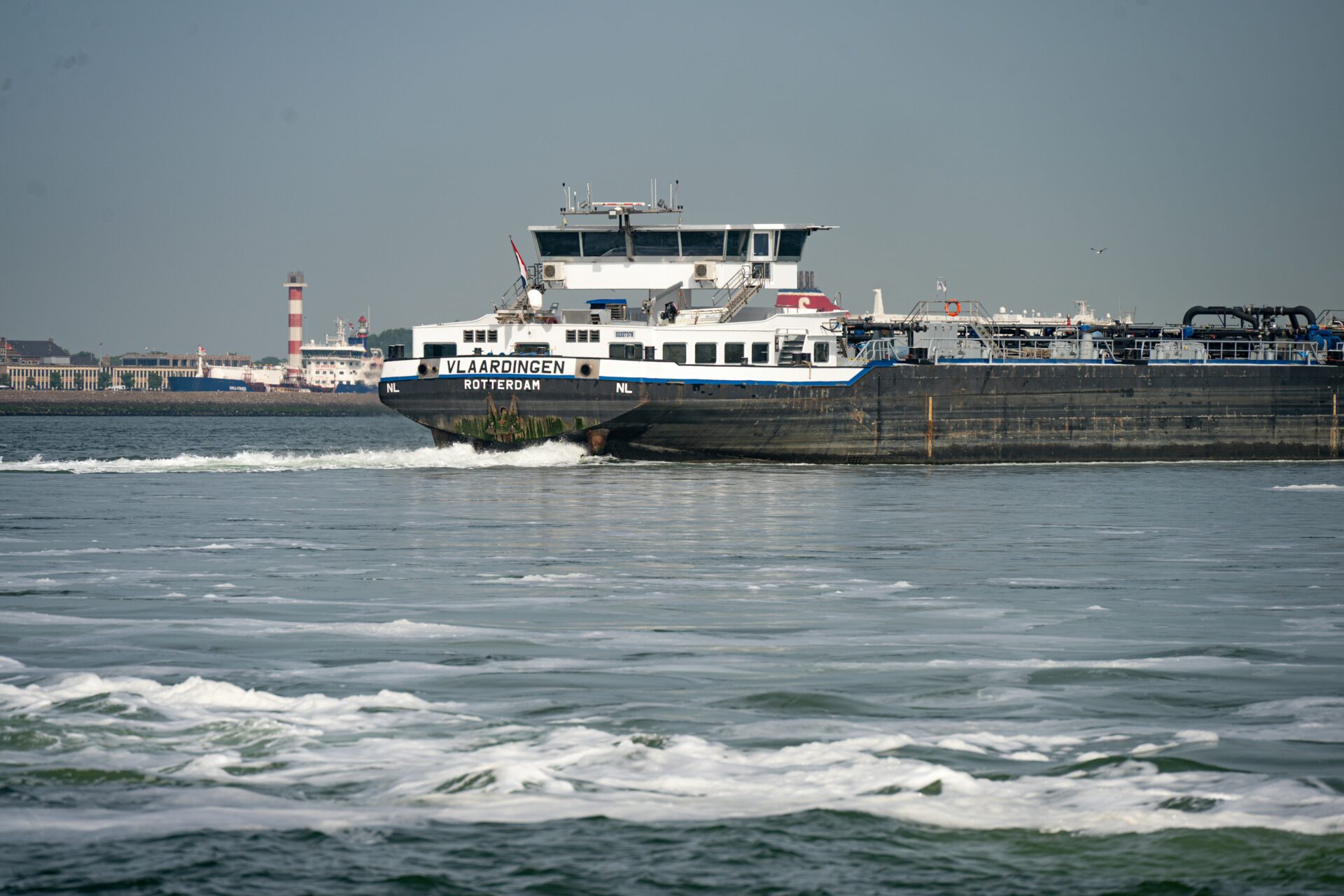 Det var på DFDS fraktterminal i nederländska Vlaardingen de tolv immigranterna påträffades. Genrebild/Foto: Julia Taubitz/Unsplash.