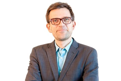 "Vi är inte först i omställningen, utan sist i Norden vad gäller andel nya elbilar, har billigast bensin i hela EU och näst högst skatt på el", säger Mattias Goldmann. Foto: 2030-sekretariatet.