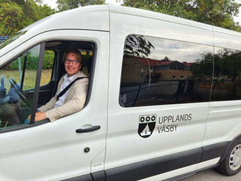 Joakim Sundh, ansvarig för den nya organisationen, hoppas att rekryteringen av chaufförer ska vara klar i mitten av oktober. Foto: Daniel Jansson, Upplands Väsby kommun