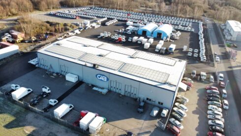 Genom avtalet med CAB Karosser AB får IVECO en ny auktoriserad servicepunkt i Falkenberg, för transportbilar upp till 7,2 ton. Foto: Iveco